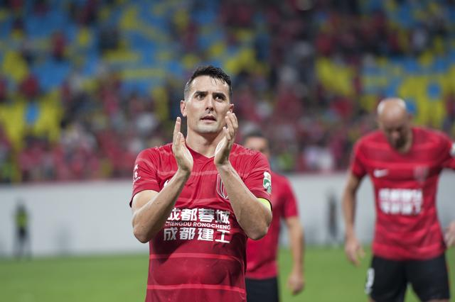 中超今夜再迎强敌；阿斯顿维拉内部沟通；主帅态度——目标明确；资深球员宣示担当的简单介绍