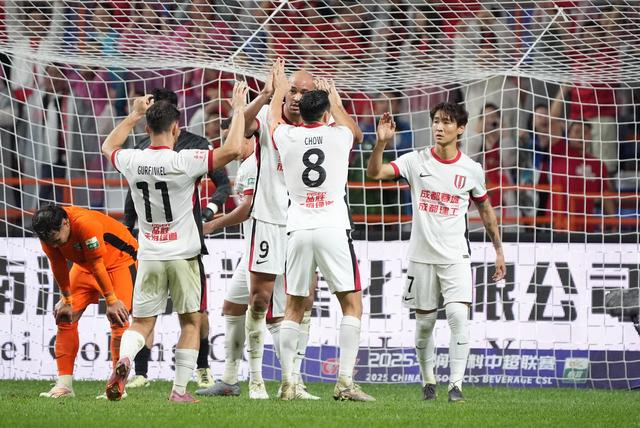 中超今夜再迎强敌；阿斯顿维拉内部沟通；主帅态度——目标明确；资深球员宣示担当的简单介绍