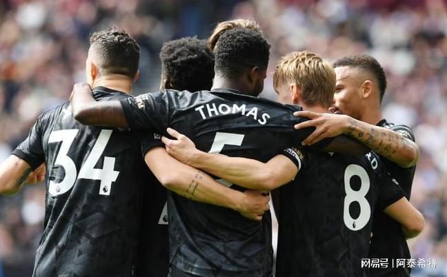 风云突变尼斯清晨再遭质疑，英超版图或变，震撼外界，团队化学反应显著(instruction中文翻译)