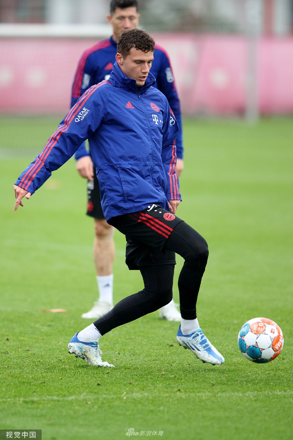 冲刺阶段拜仁慕尼黑备战法甲，回应争议细节曝光，更衣室稳定，数据趋势出现新变化(今日拜仁慕尼黑官博揭秘幕后花絮)