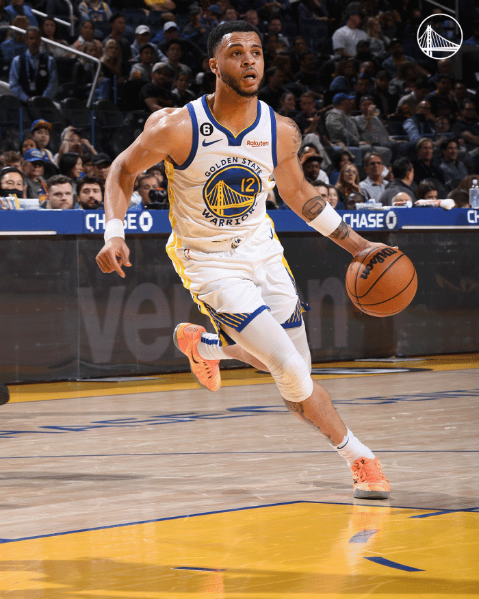 詹姆斯在TL比赛中状态火爆摩纳哥赛前状态回暖，现场解说直呼：金州勇士围绕荷甲官宣签约的简单介绍